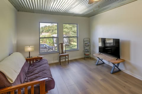 Rustic Whitwell Home w/ Grill, Near State Parks! House in Tennessee