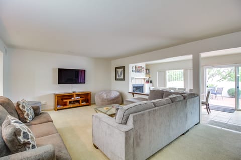 Tucson Townhome w/ Shared Pool in 55 + Community! Apartment in Casas Adobes