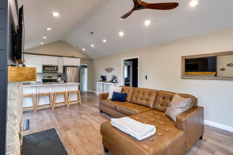 Lakefront Home w/ Private Dock in Sunrise Beach! House in Sunrise Beach