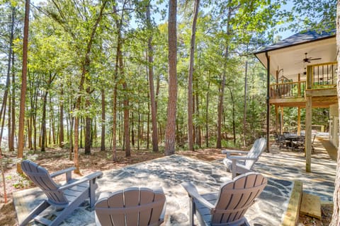 Luxury Lakefront Retreat w/ Deck & Patio! House in Greers Ferry Lake
