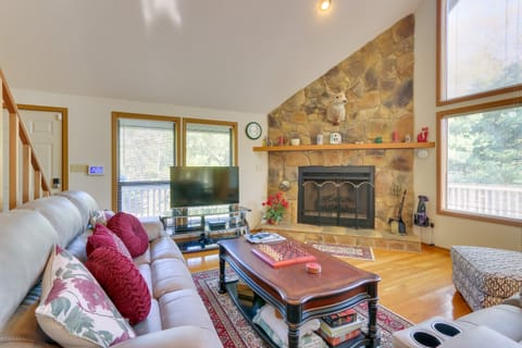 West Virginia Home w/ Deck on Golf Course House in Shenandoah Valley