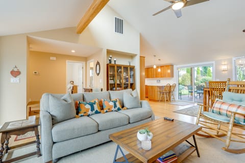 Near Eats & Brews! Beautiful Seattle Home w/ Patio House in Burien