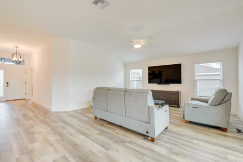 Pool Access & Screened Patio: Home in The Villages House in Leesburg