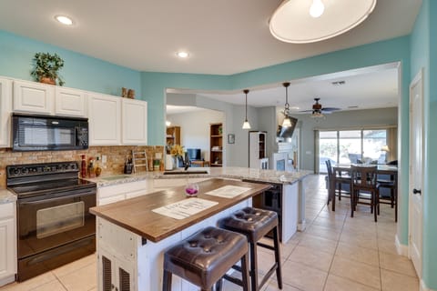 Mtn Views: Family-Friendly Gold Canyon Getaway! House in Gold Canyon