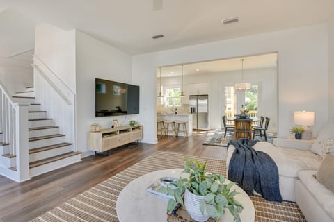 Florida Home - Grill & Pool Table, Walk to Beach House in Miramar Beach