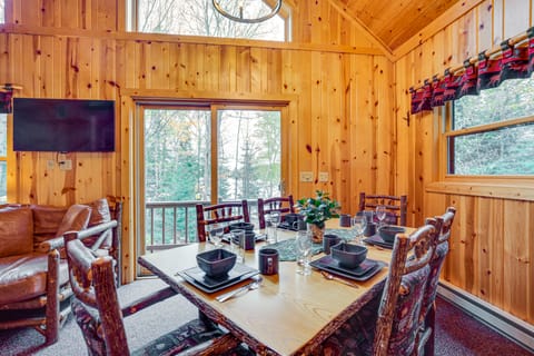 Lakefront Presque Isle Cabin w/ Private Dock House in Wisconsin