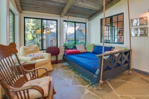 Higgins Lake Vacation Rental w/ Lake Views & Deck! House in Michigan