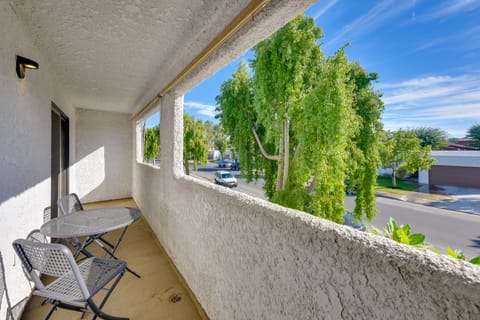 Pet-Friendly Rancho Mirage Townhome w/ Pool! Apartment in Cathedral City