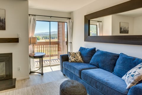 Angel Fire Condo w/ Balcony & Mountain Views! Apartment in Angel Fire