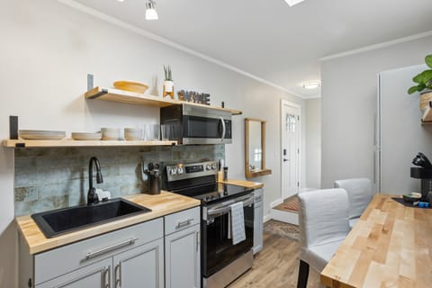 Pet-Friendly Kent Vacation Rental, Walk to Lake! Apartment in Kent