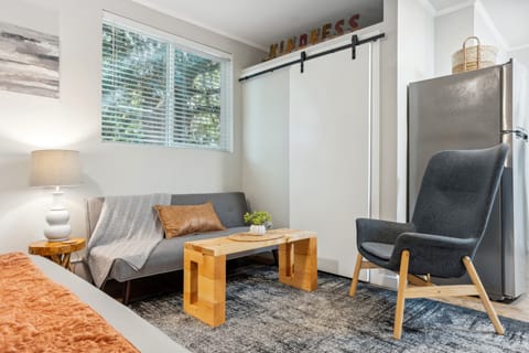 Pet-Friendly Kent Vacation Rental, Walk to Lake! Apartment in Kent