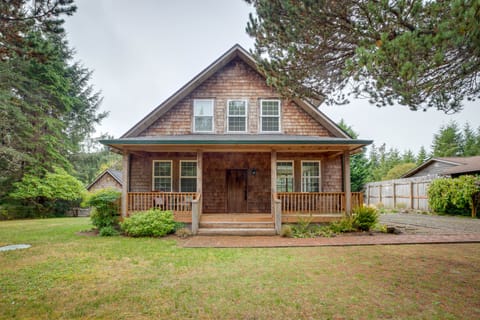 Historic District Home - Walk to Willapa Bay! House in Washington