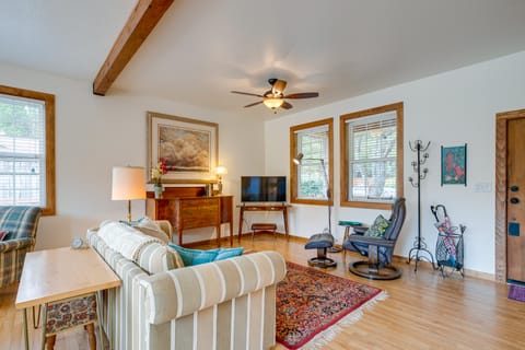 Historic District Home - Walk to Willapa Bay! House in Washington