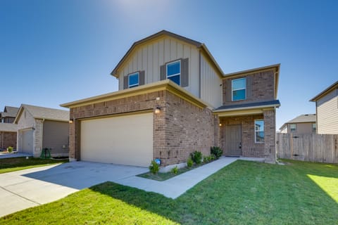 Manor Vacation Rental w/ Yard: 17 Mi to Austin! House in Rio Grande