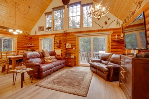 Donnelly Cabin w/ Private Deck: Near Lake Cascade! House in Valley County
