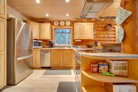 Donnelly Cabin w/ Private Deck: Near Lake Cascade! House in Valley County