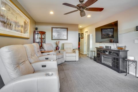 Costa Mesa Rental w/ Private Hot Tub & Fire Pit! Apartment in Costa Mesa