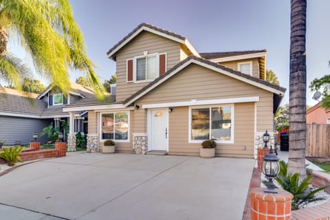 Fast WiFi & Free Parking: Cozy Fontana Apartment Apartment in Rancho Cucamonga