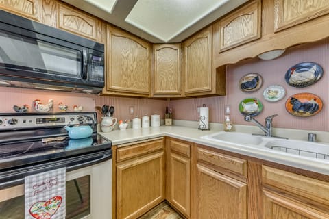 Rustic Alto Retreat - Near Hiking, Skiing & More! House in Alto