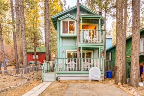 Near Skiing & Hiking: Dog-Friendly Big Bear Cabin House in Big Bear