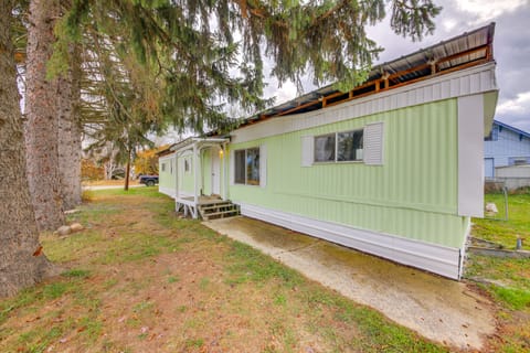 Charming Old Farmhouse in Libby: Pets Welcome! Cottage in Idaho