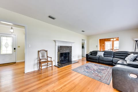 Jacksonville Vacation Home w/ Trout River Access House in Jacksonville