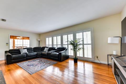 Jacksonville Vacation Home w/ Trout River Access House in Jacksonville