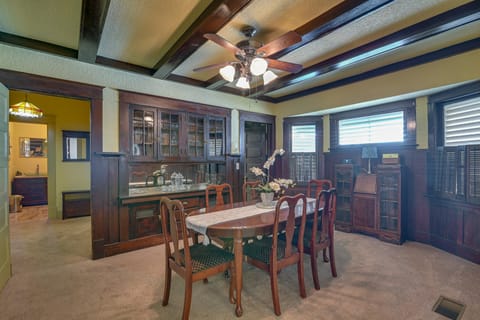 < 1 Mi to Beach: Group Getaway in Galveston! House in Galveston Island