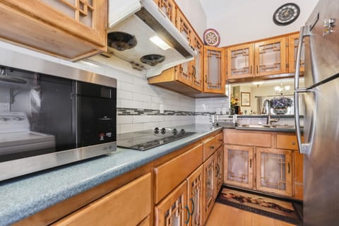 Close to San Antonio Zoo & Airport: Cozy Townhome Apartment in San Antonio