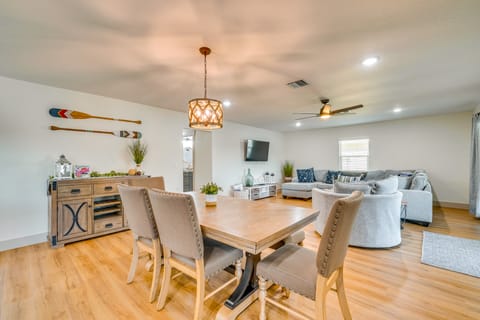 Bikes, Kayak & Dock: Lakefront Inverness Retreat House in Inverness