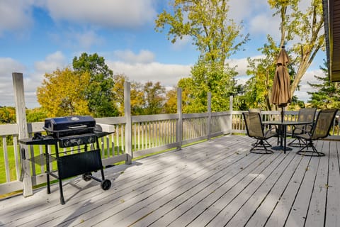 Charming Rockland Retreat w/ Deck & Grill! House in Wisconsin