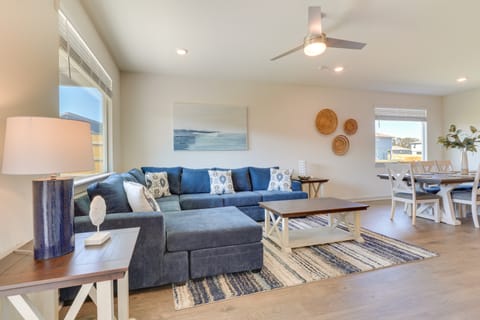 10 Mi to Dtwn: Bright Austin Gem w/ Pool Access House in Austin