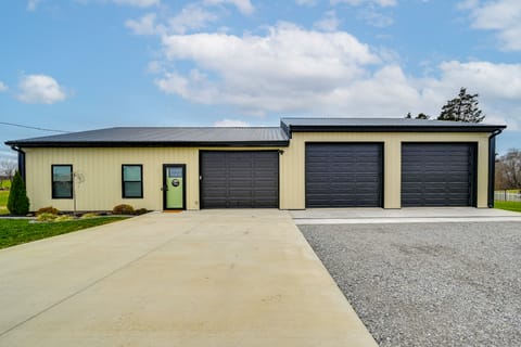 Near CU & Dtwn! Campbellsville Home w/ Game Room House in Kentucky