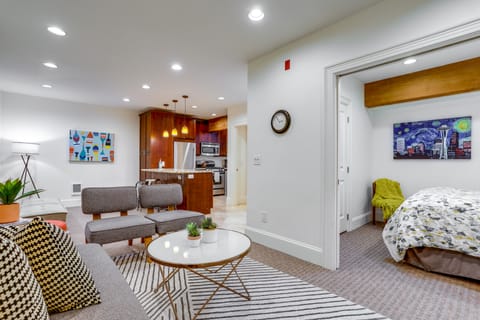 World Cup Getaway! Walkable Dtwn Seattle Condo Apartment in Belltown