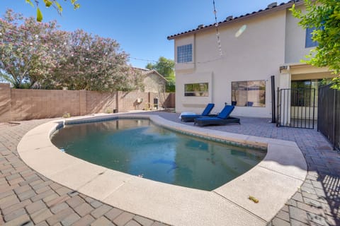 Pickleball, Pool! Luxury Group Getaway in Goodyear House in Goodyear