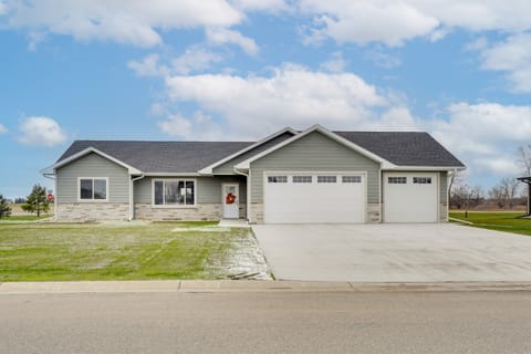 Family-Friendly Brookings Home: 3 Mi to Downtown! House in South Dakota