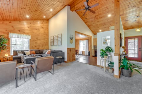 Mtn-View Waynesville Home Near Trout Stocked Creek House in Tennessee