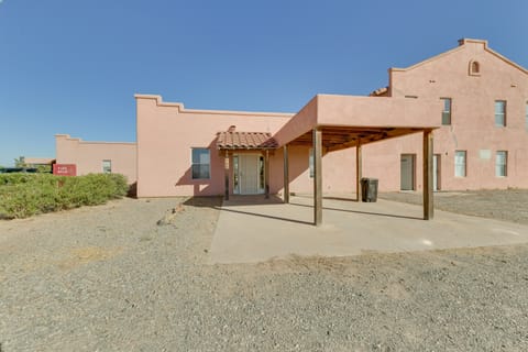Eloy Vacation Rental w/ Community Pool & Courtyard Apartment in Eloy