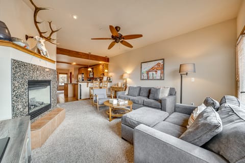 6 Mi to Winter Park Resort: Townhome w/ Hot Tub! Apartment in Fraser