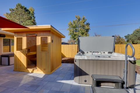 Private Hot Tub & Sauna: ‘Saulsbury Guest House’ House in Wheat Ridge