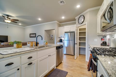 Near Grand Lake: Charming Grove Home w/ Deck House in Grove