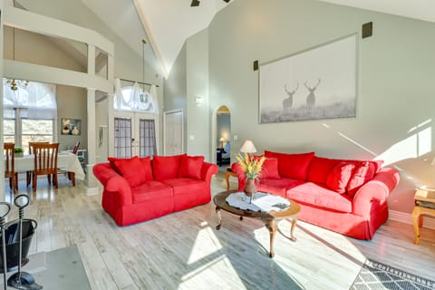 Hot Tub, Sauna & Game Room: Spacious Poconos Gem! House in Kidder Township