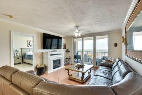 Eclectic Daytona Beach Condo w/ Breathtaking View! Apartment in Daytona Beach Shores