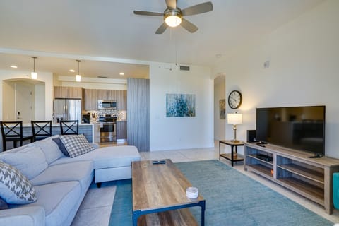 Modern Fort Myers Condo Rental ~ 5 Mi to Beach! Apartment in Iona