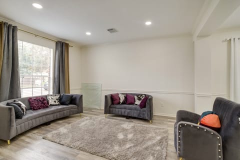 Spacious Houston Home w/ Patio, Grill & Fireplace! House in Cypress