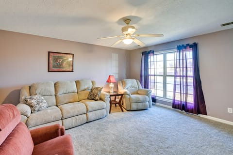 Georgetown Home ~ 6 Mi to Kentucky Horse Park! House in Georgetown