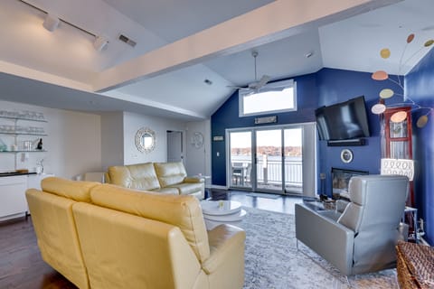 Boat Slip & Water Views: Lake Ozark Condo Apartment in Lake of the Ozarks