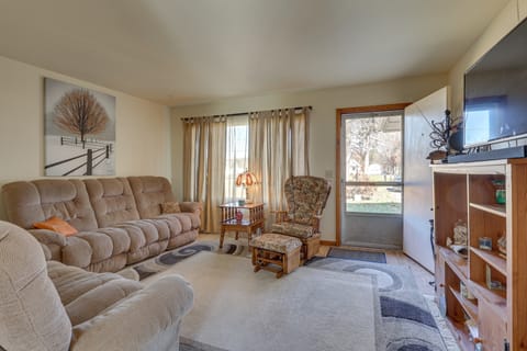 Family-Friendly Home w/ Fire Pit ~ 10 Mi to Akron! House in Ohio