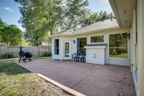 Humble Home w/ Game Room, Near Deerbrook Mall! House in Kingwood
