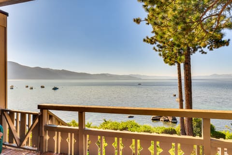 Lake Tahoe Gem w/ Furnished Deck & Water Views! Apartment in Incline Village